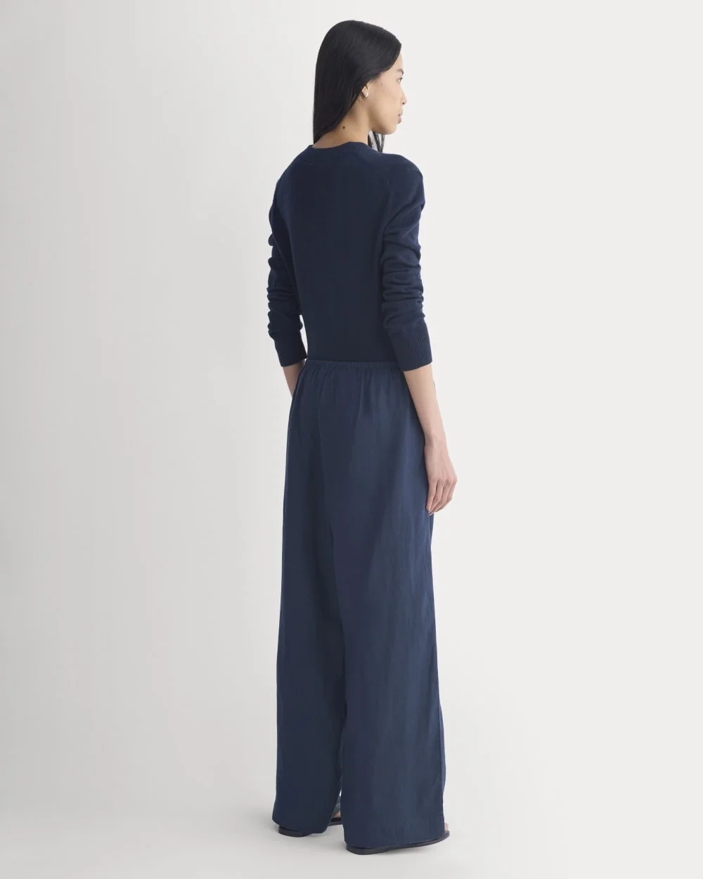 The Drawstring Pant in Linen | Navy (2)