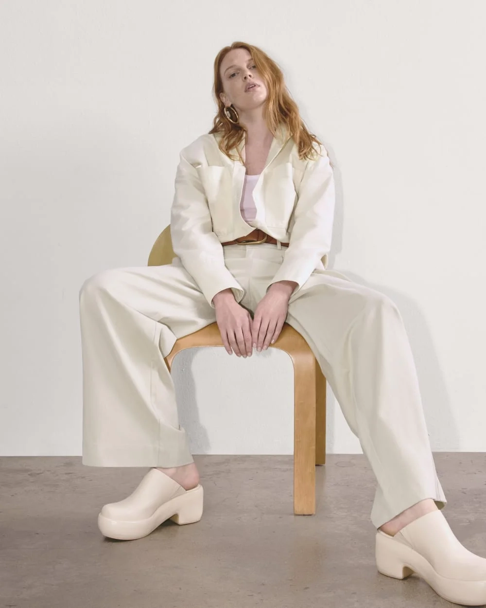 The Draper Pleated Pant in Buttersmooth | Sandstone | 32" Inseam (4)