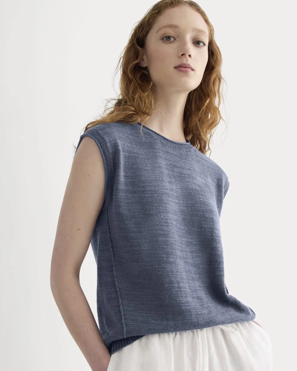 The Muscle Sweater in Cotton Linen | Indigo (3)