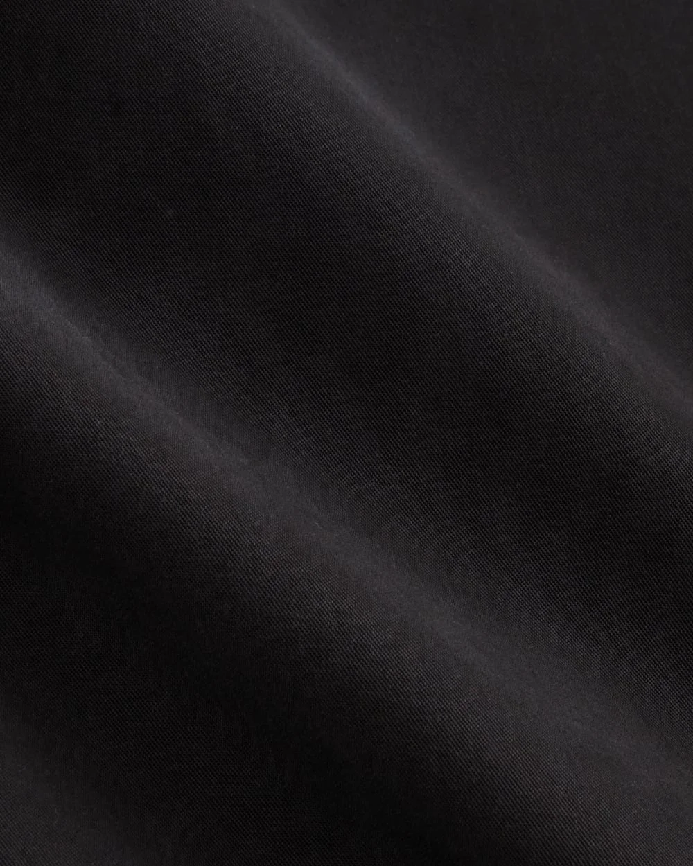 The Short-Sleeve Square Shirt in Butterlite | Black (4)