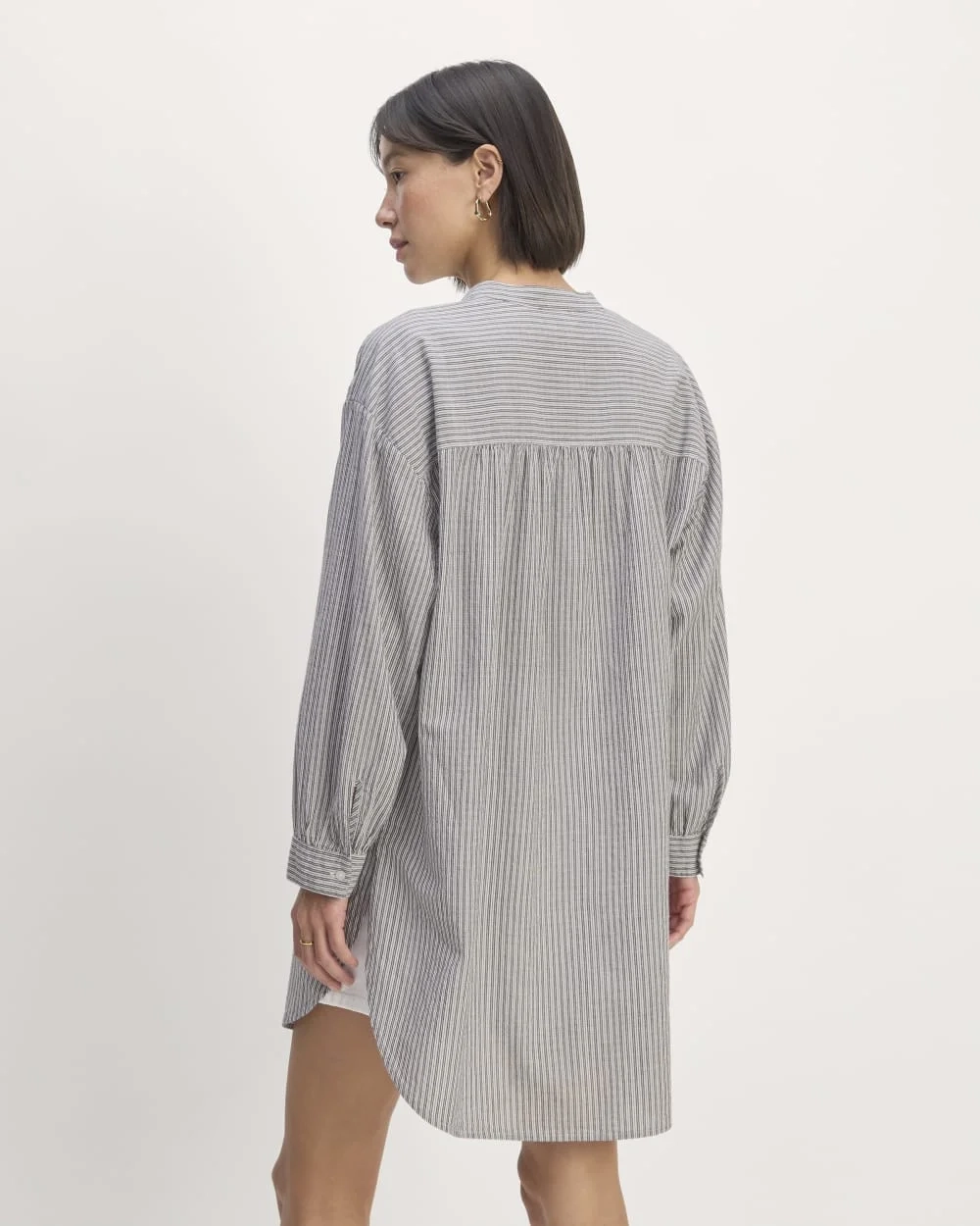 The Gauze Oversized Shirt | White / Black (3)