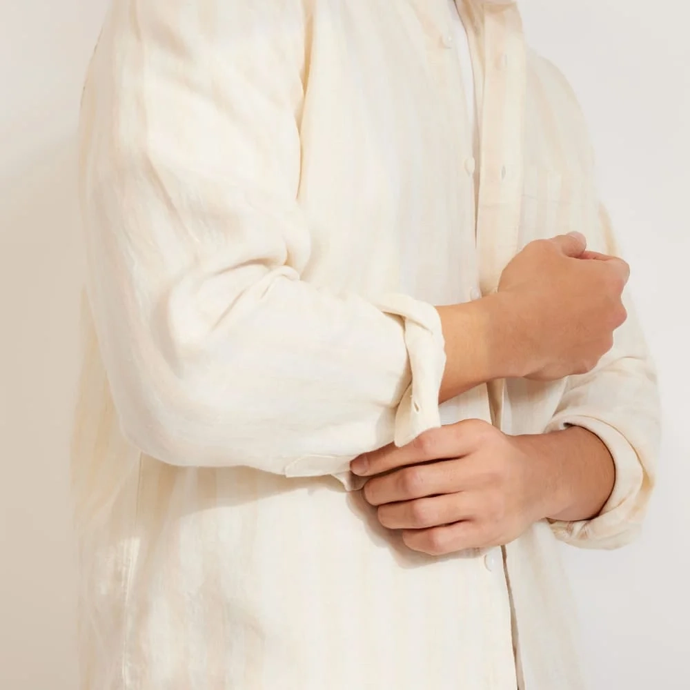 The Classic Shirt in Linen | Brazilian Sand / Canvas Tan (2)