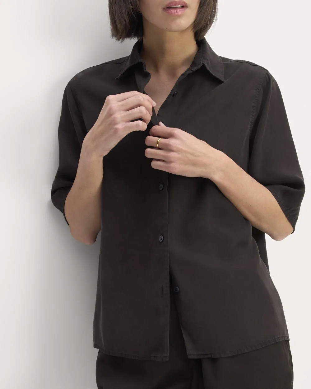 The Short-Sleeve Shirt in Butterlite | Black (2)