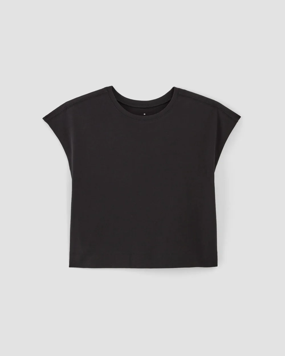 The Muscle Cropped Tee in Essential Cotton | Black (2)