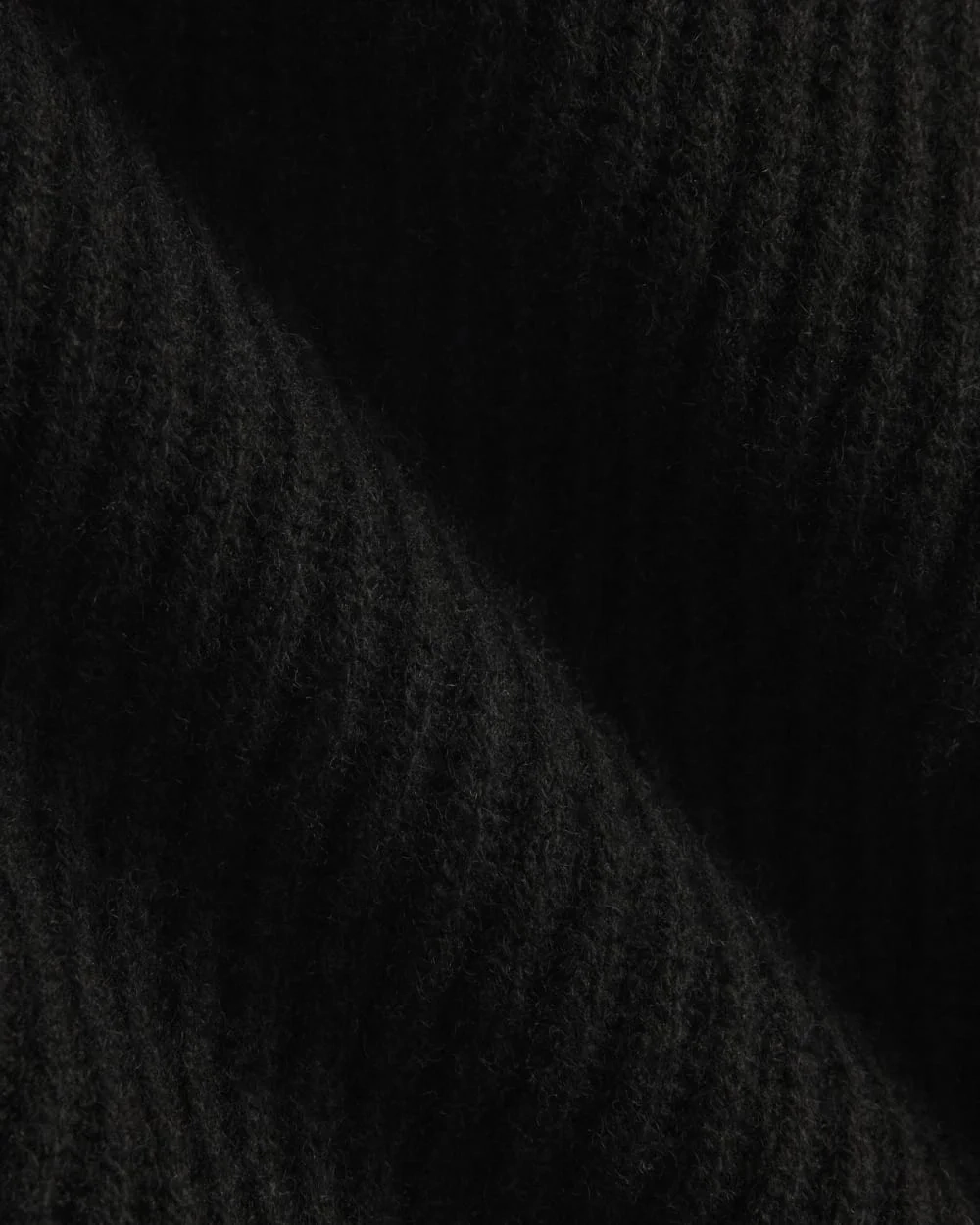 The Cocoon Crew in Wool Cashmere | Black (2)