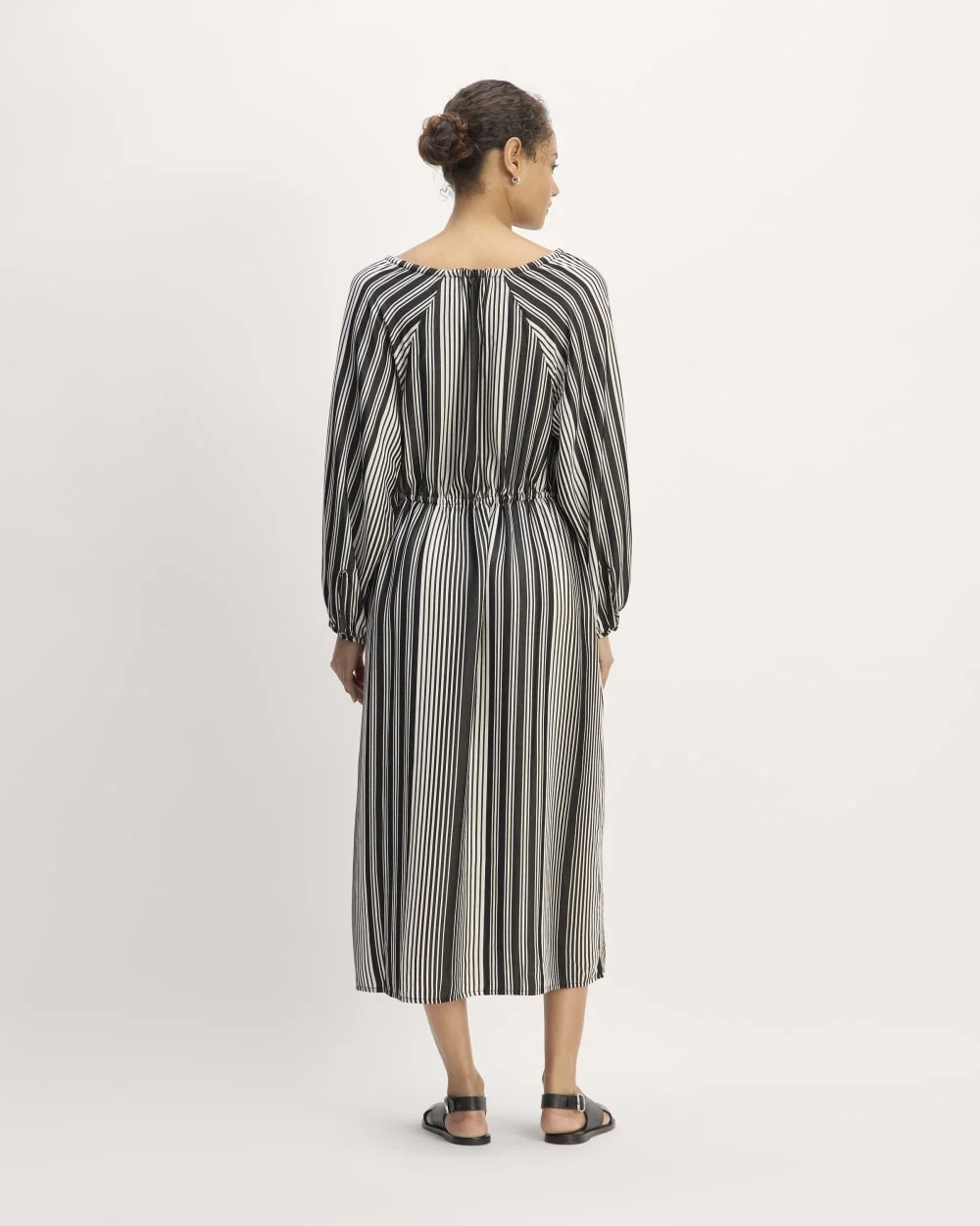 The TENCEL™ Gathered Maxi Dress | Black / Bone (3)