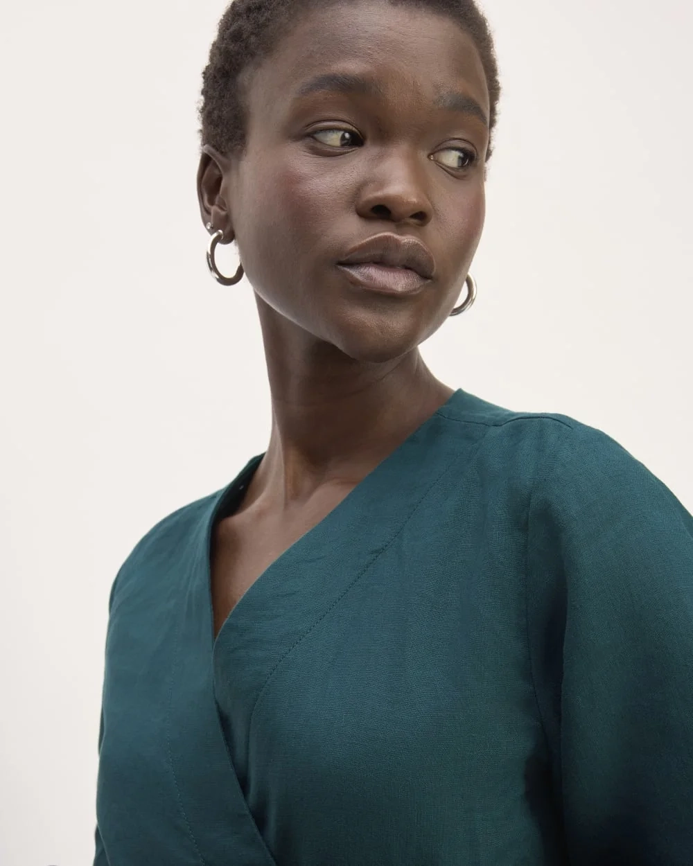 The Wrap Dress in Linen | Dark Sea (3)