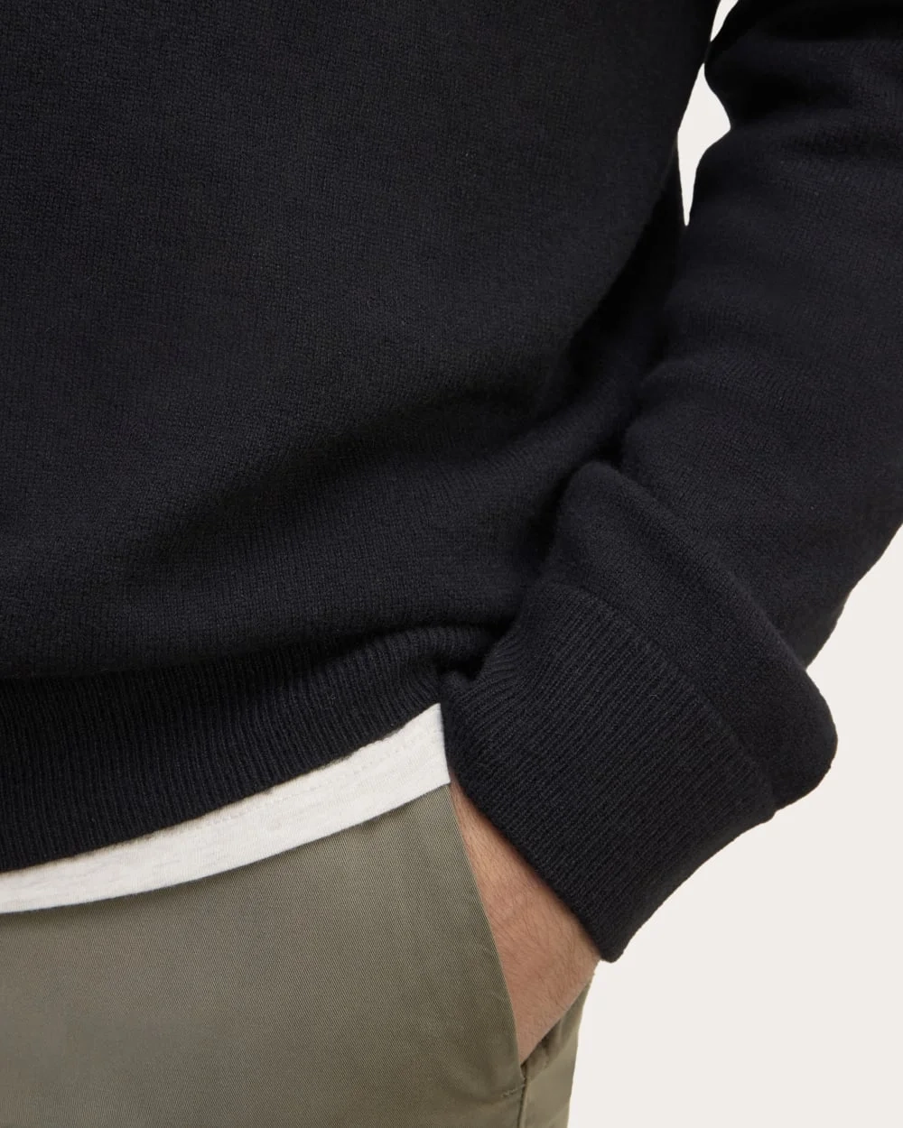 The Cashmere V-Neck Sweater | Black (4)