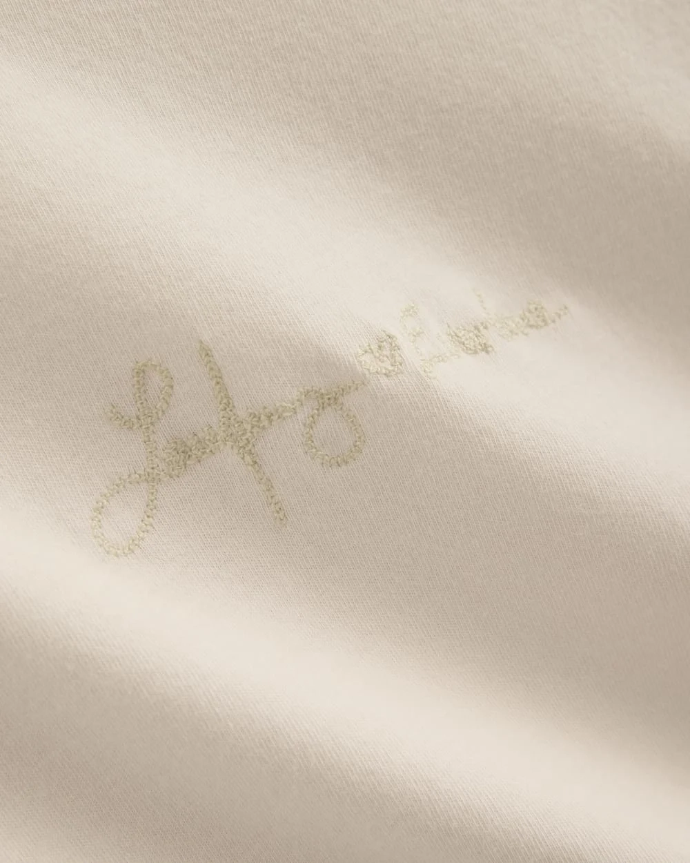 Everlane x The Laufey Foundation Box-Cut Tee | Pale Peony (2)