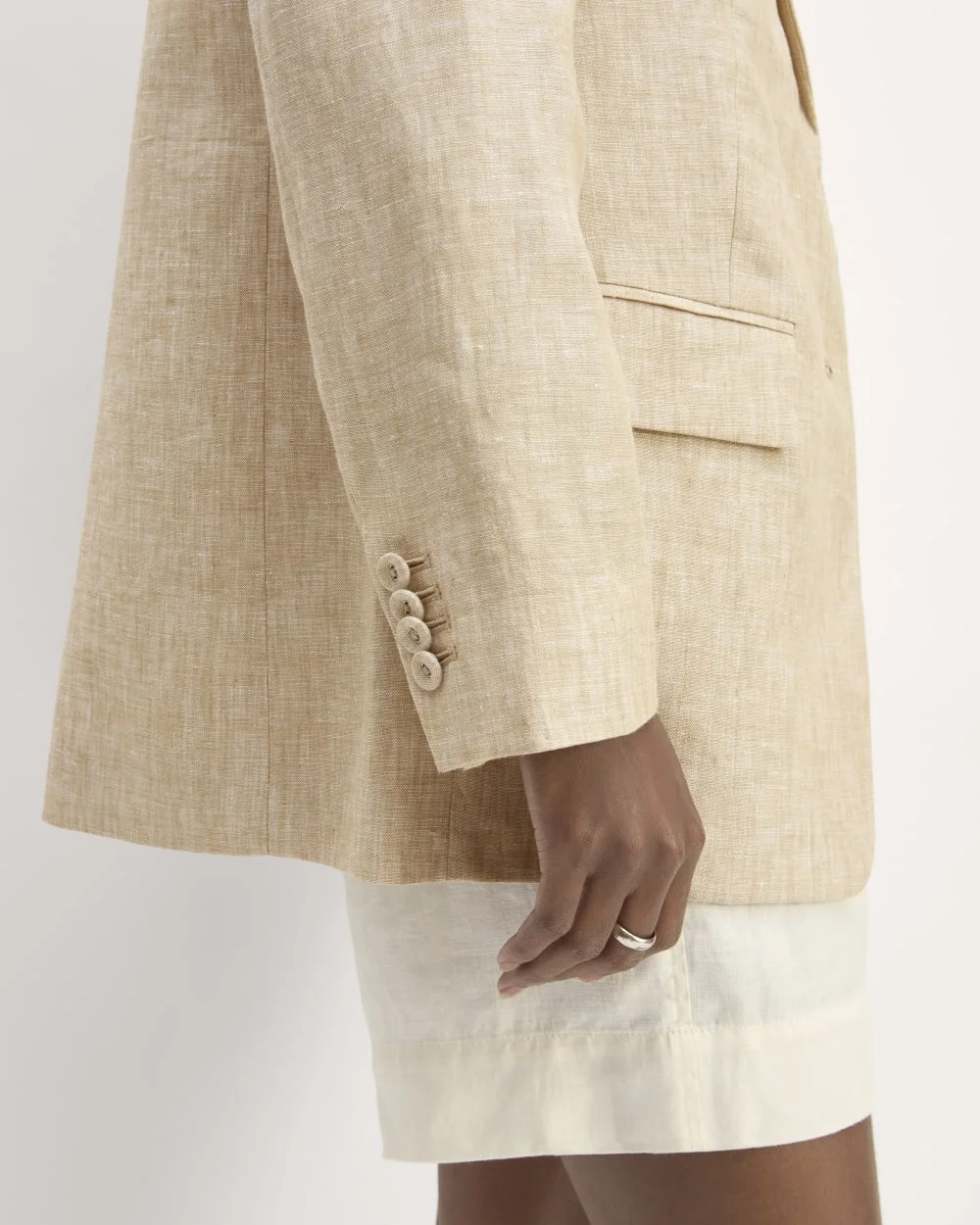 The Oversized Blazer in Linen | Cornstalk Chambray (4)