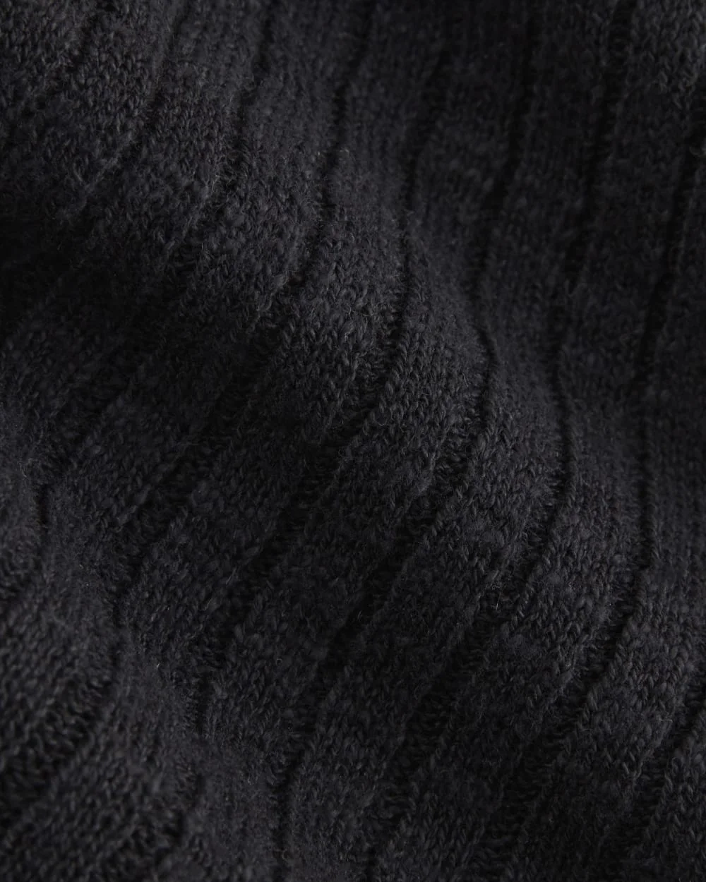 The Ribbed Cardigan in Cotton Linen | Black (3)