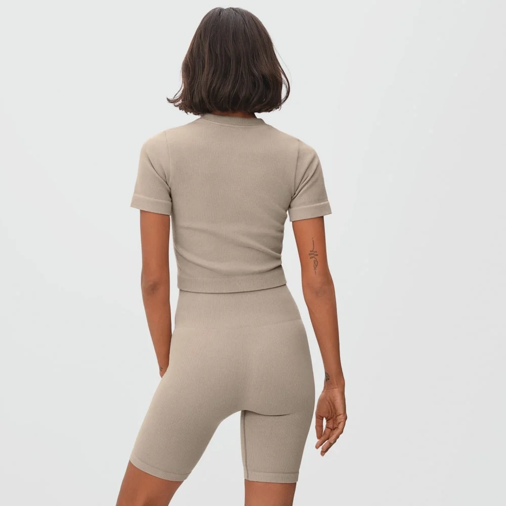 The Seamless Tee | Burnt Sugar (3)