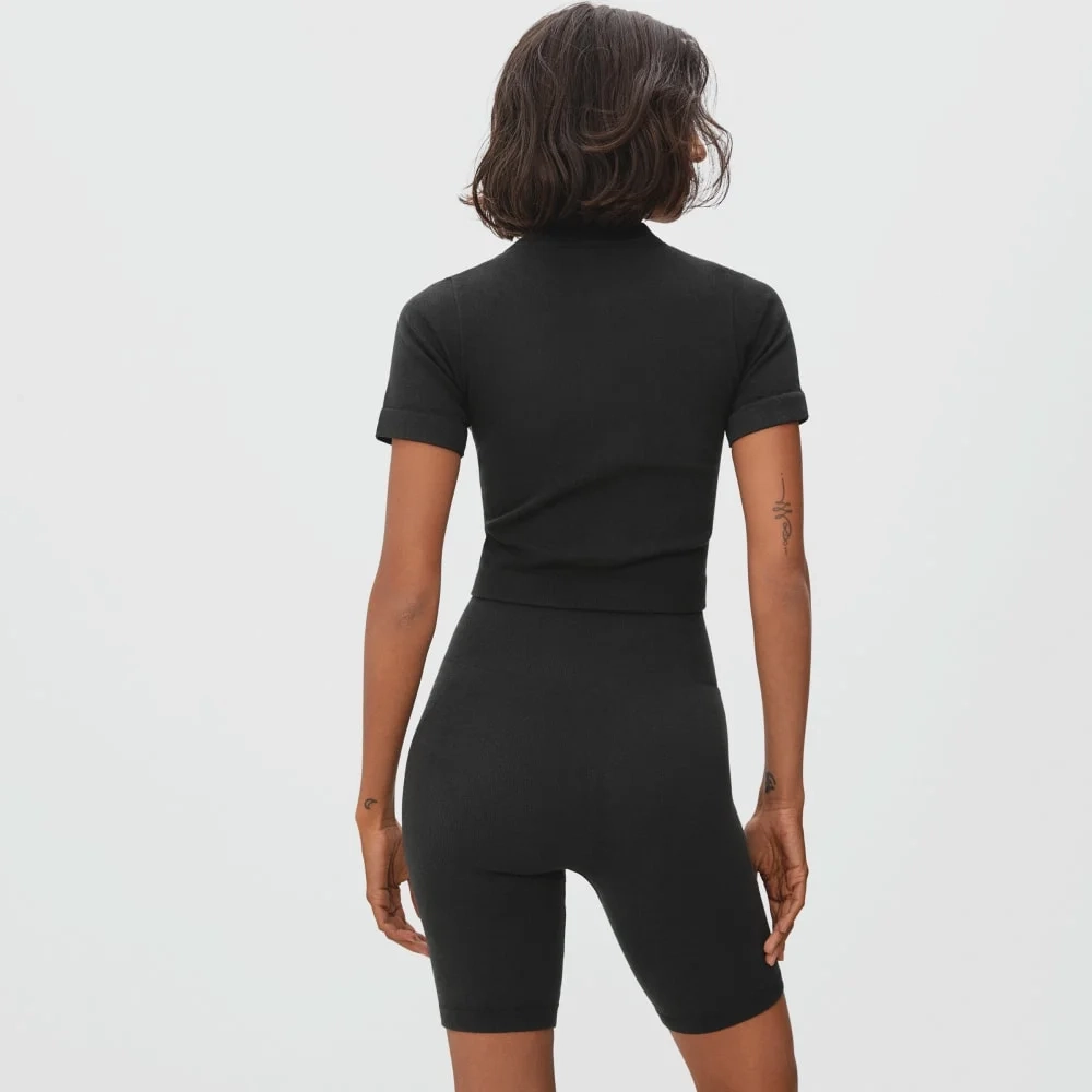 The Seamless Tee | Black (4)