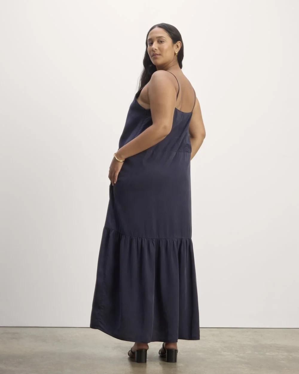 The Long Weekend Dress in Butterlite | Navy (2)