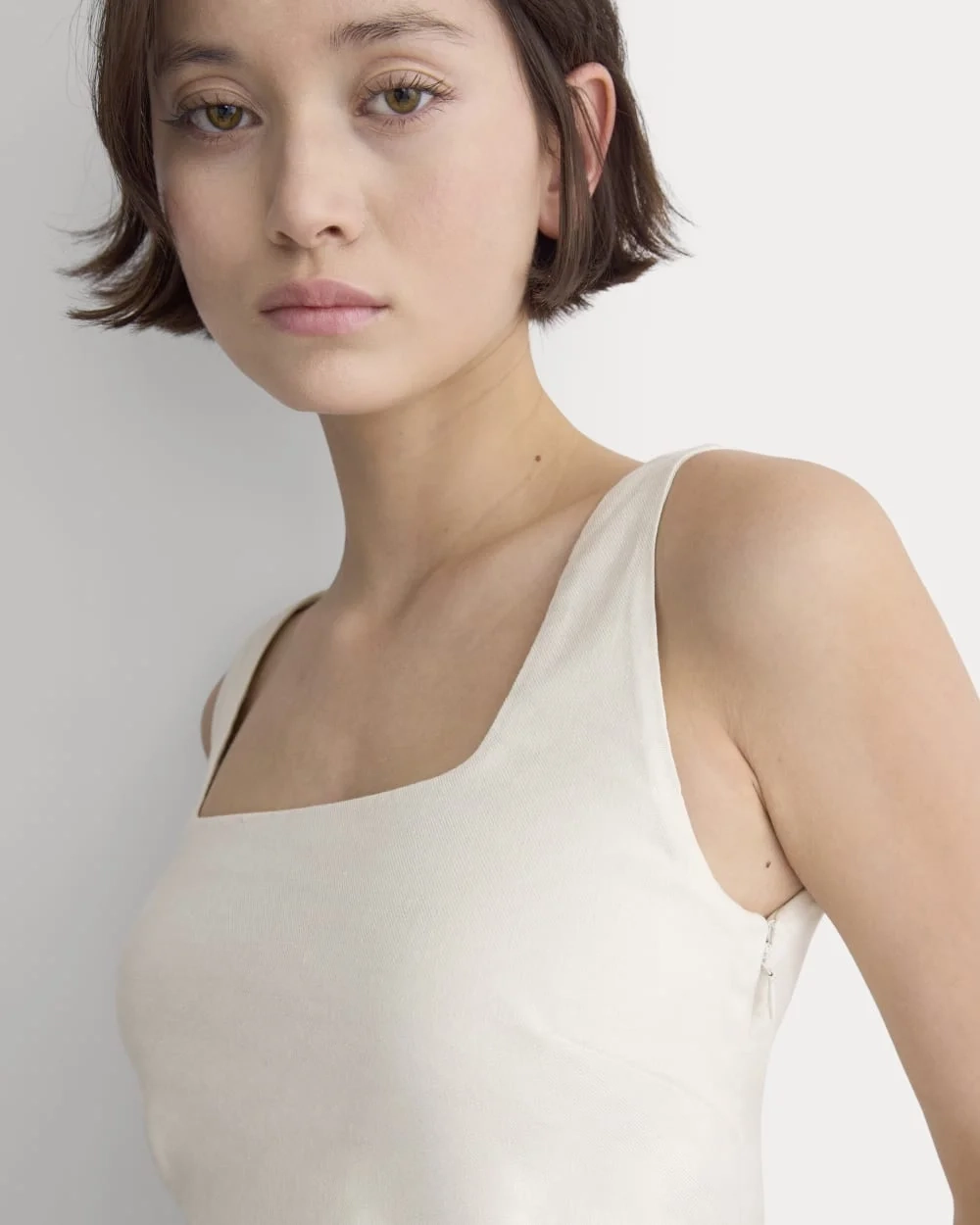 Square Tank in Stretch Linen | Birch (2)