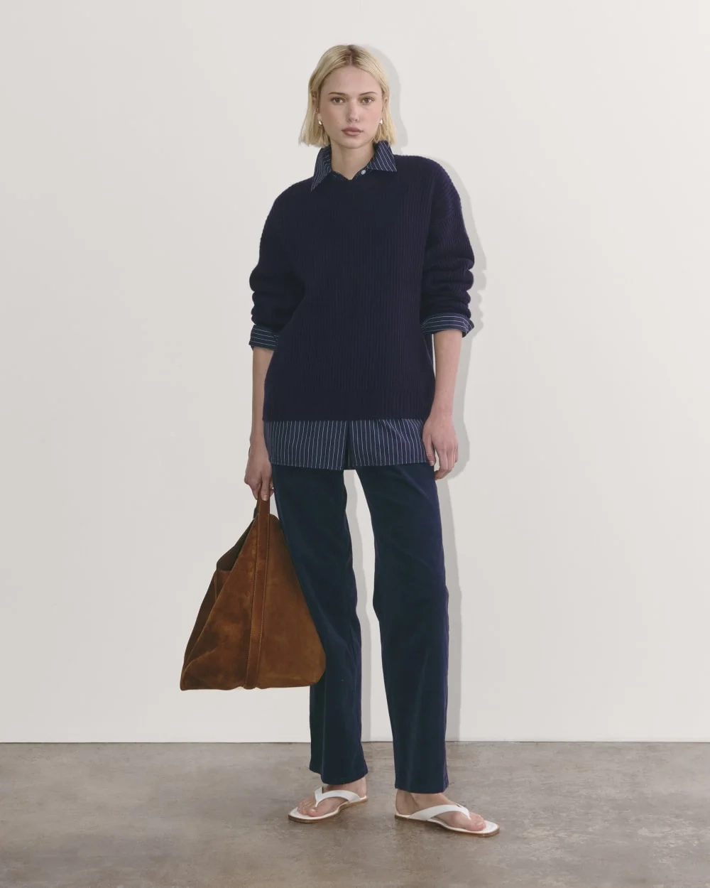 The Cocoon Crew in Wool Cashmere | Navy (2)