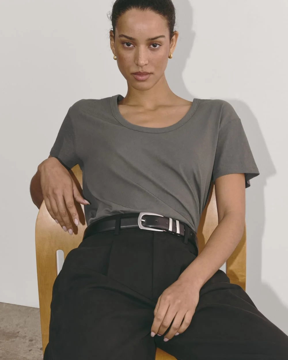 The Air Scoop-Neck Tee | Graphite (3)