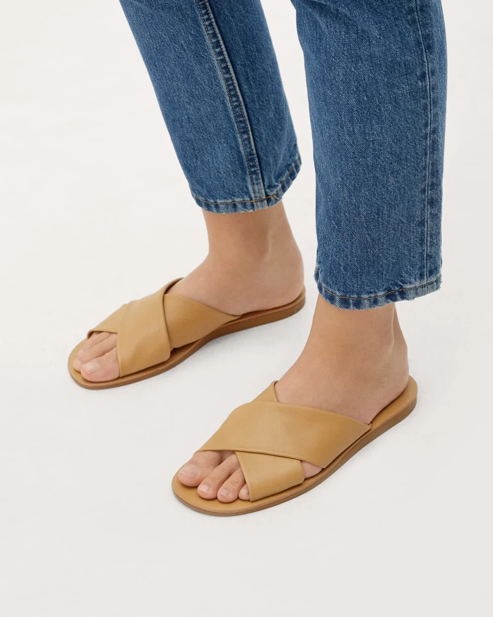 The Day Crossover Sandal | Light Taupe (4)