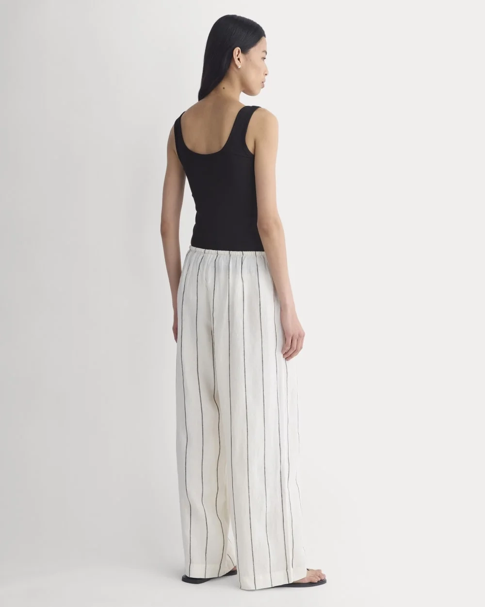 The Drawstring Pant in Linen | Gardenia/Meteorite (2)
