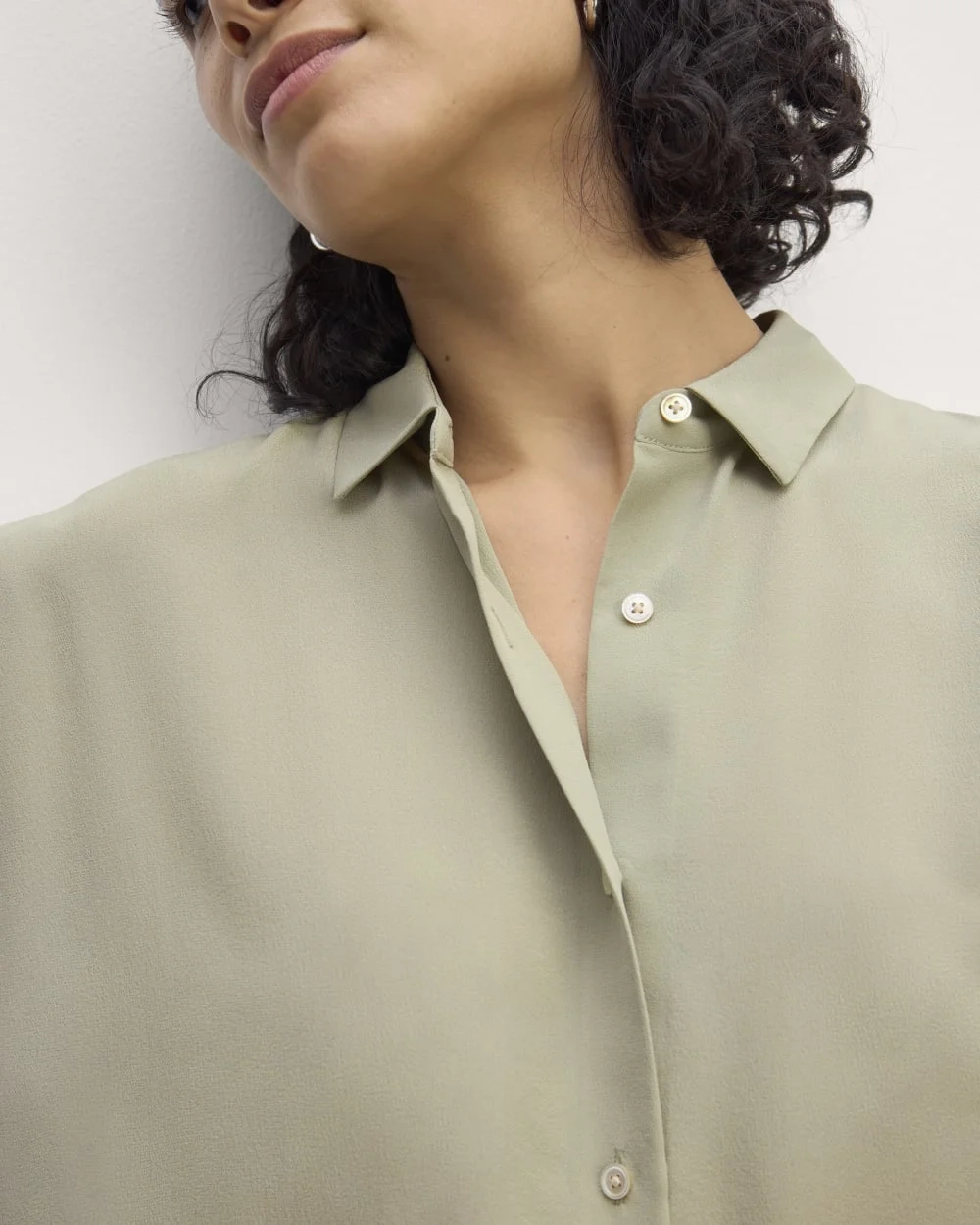The Boxy Shirt in Washable Silk | Seagrass (2)