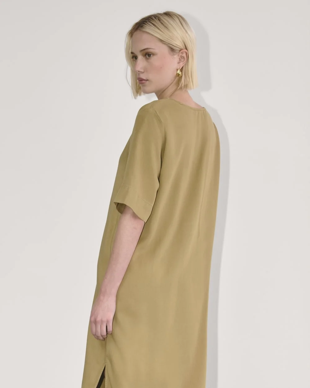 The Relaxed T-Shirt Dress in Buttersoft | Fennel Seed (3)