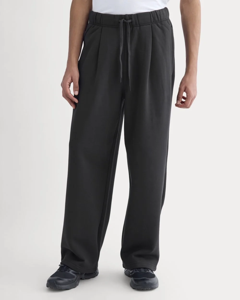 Luxe Fleece Pleated Sweatpant | Black (3)