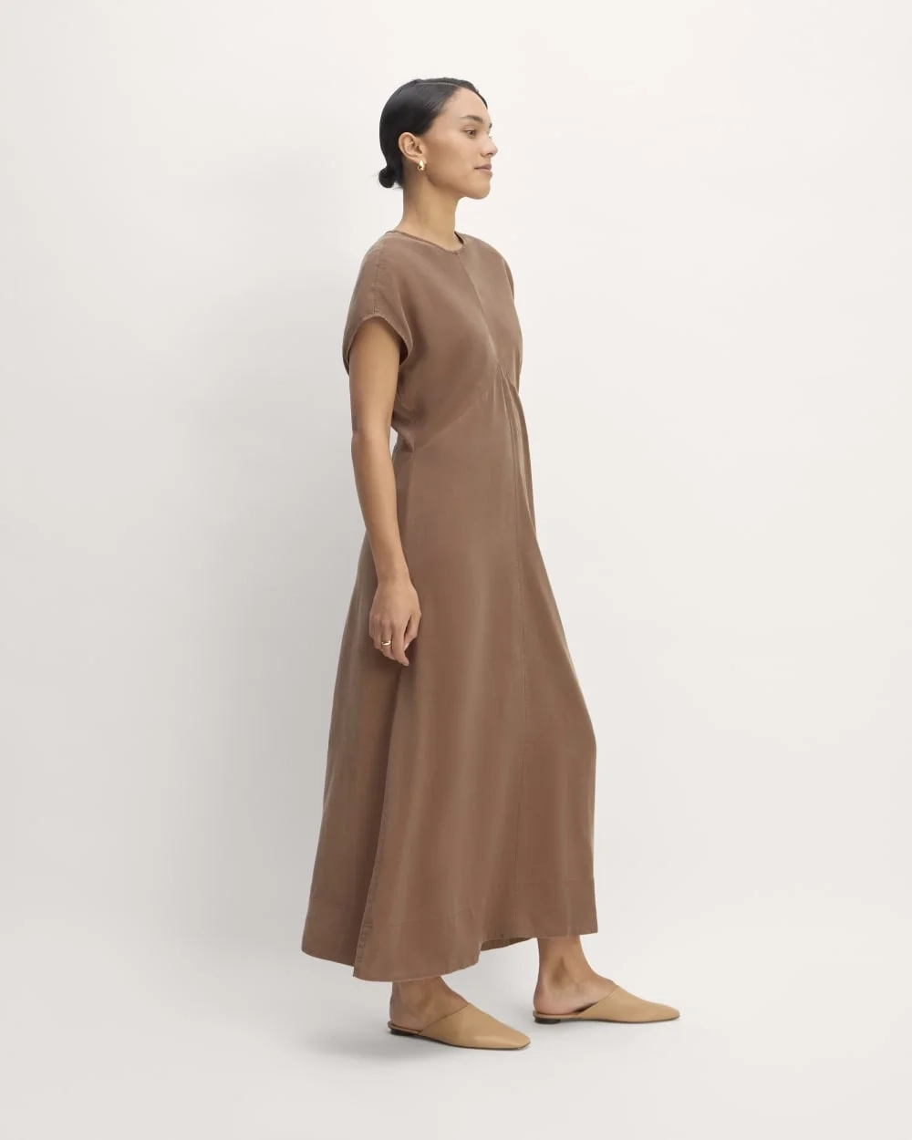 The TENCEL™ Short-Sleeve Midi Dress | Carob Brown (3)