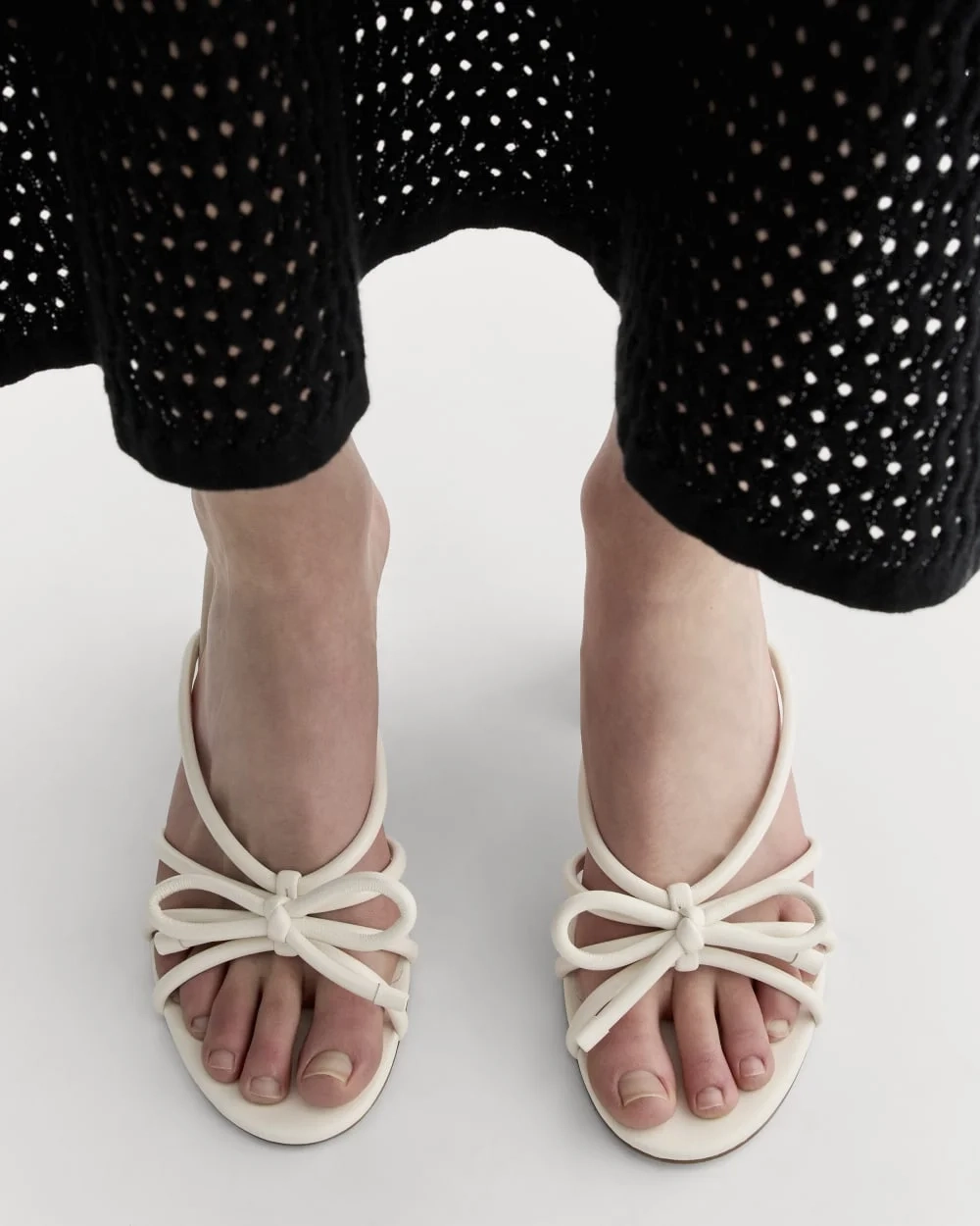 The Bow Heel | Canvas (4)