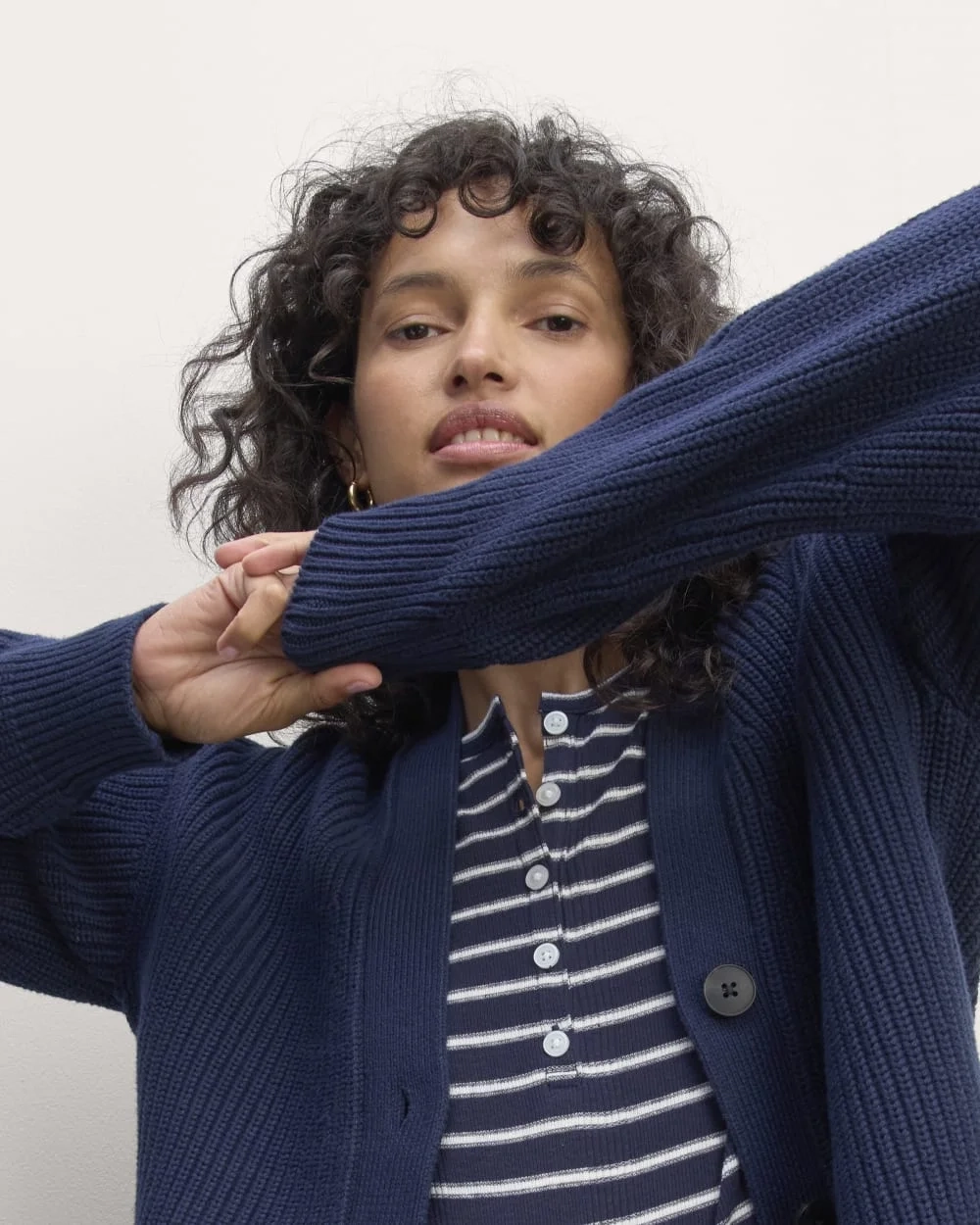 The Boxy Cardigan in Everyday Cotton | Navy (3)
