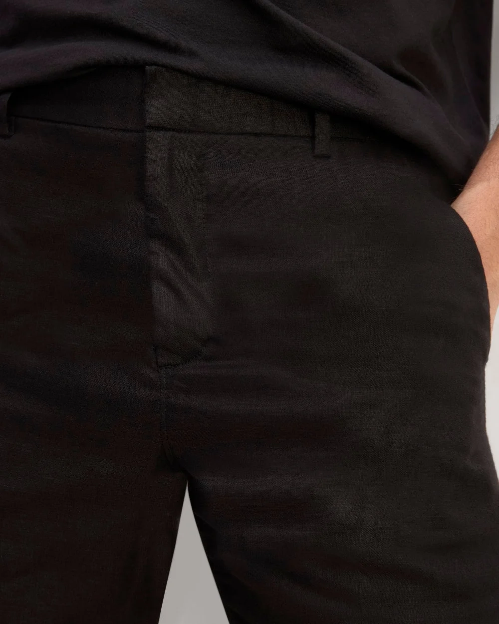 The 7" Linen Trouser Short | Black (5)