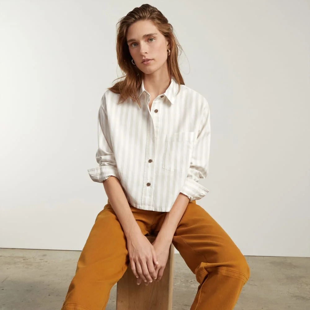 The Way-Short Shirt in Silky Cotton | Sand / White (2)