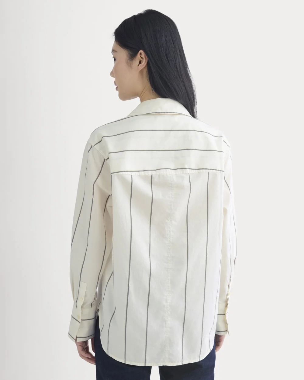 Everyday Shirt in Silky Cotton | Gardenia/Meteorite (4)