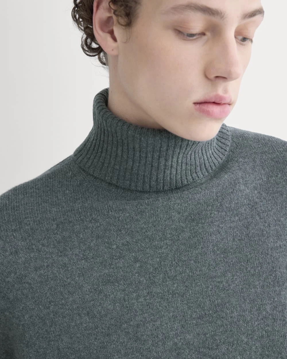 Luxe Merino Relaxed Turtleneck | Heather Midnight Navy (2)