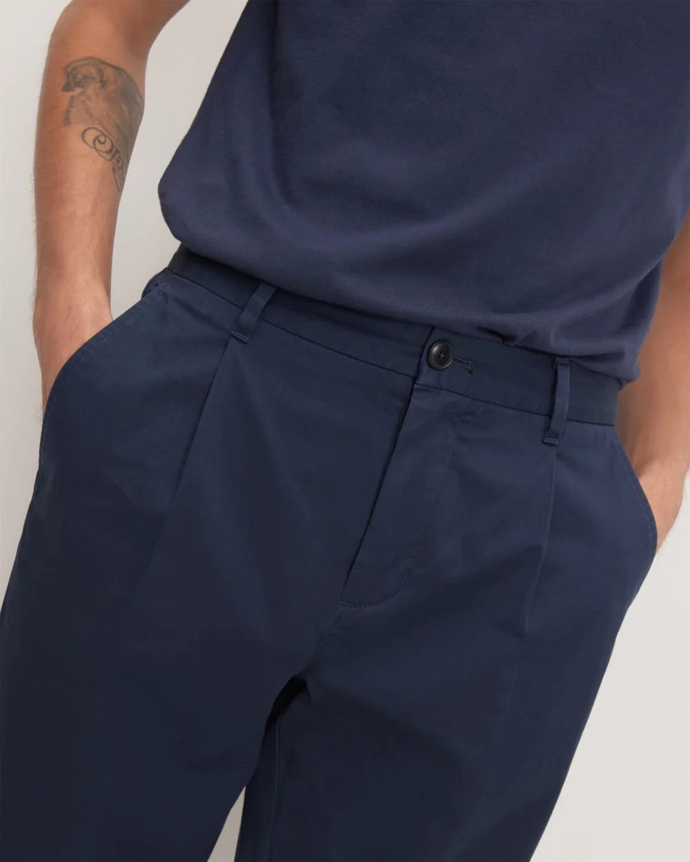 The Pleated Air Chino | Deep Navy (3)