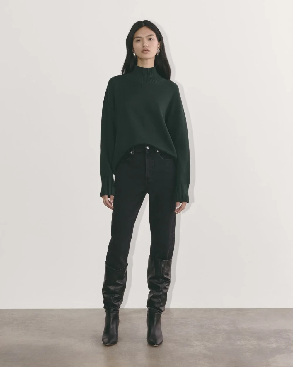 The Boxy Turtleneck in Everyday Cotton | Scarab (4)