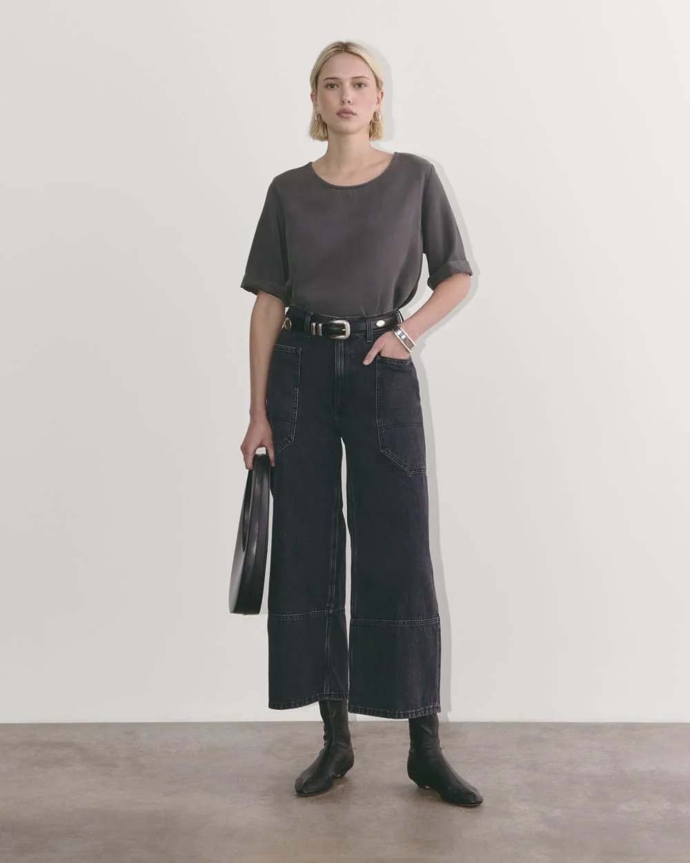 The Relaxed Tee in Buttersoft | Graphite (4)