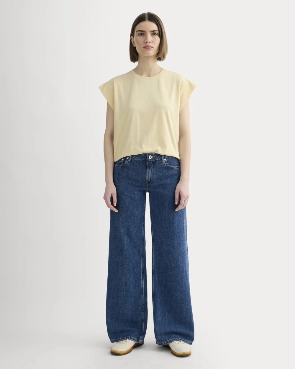 The Muscle Tee in Essential Cotton | Banana Crepe (2)