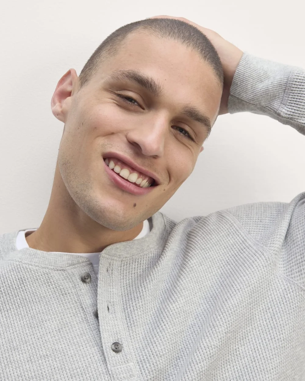 The Waffle Long-Sleeve Henley | Heathered Light Grey (3)