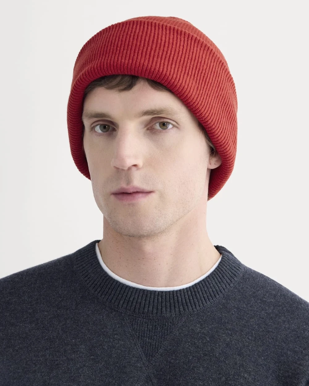 The Cabin Beanie | Berry Red (2)