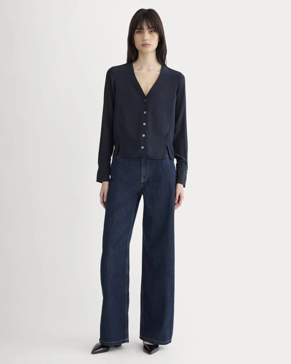 The V-Neck Blouse in Washable Silk | Navy (2)