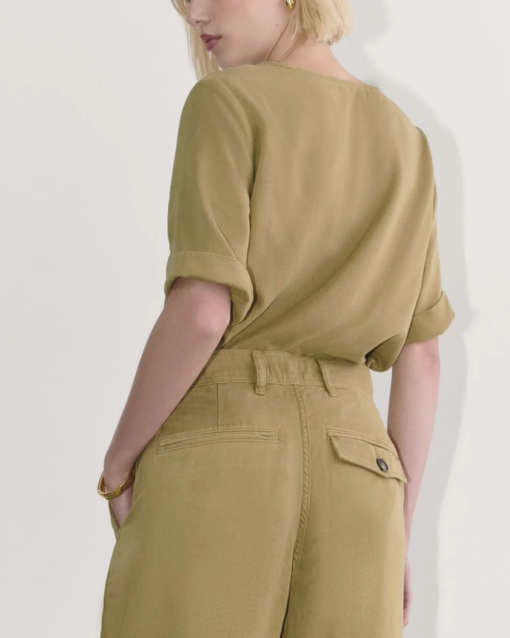 The Relaxed Tee in Buttersoft | Fennel Seed (3)
