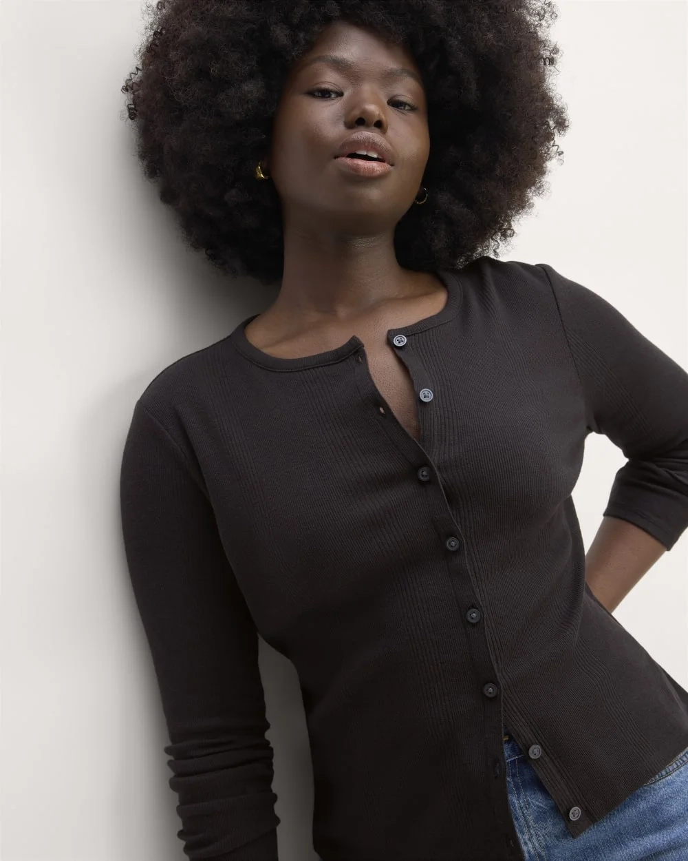 The Vintage Rib Cardigan | Black (5)