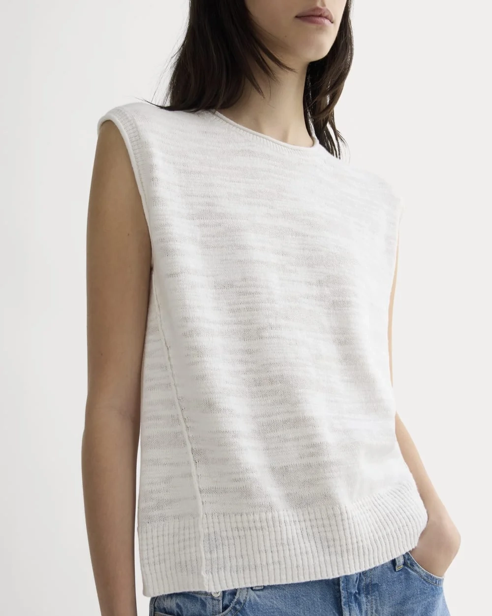 The Muscle Sweater in Cotton Linen | White (3)
