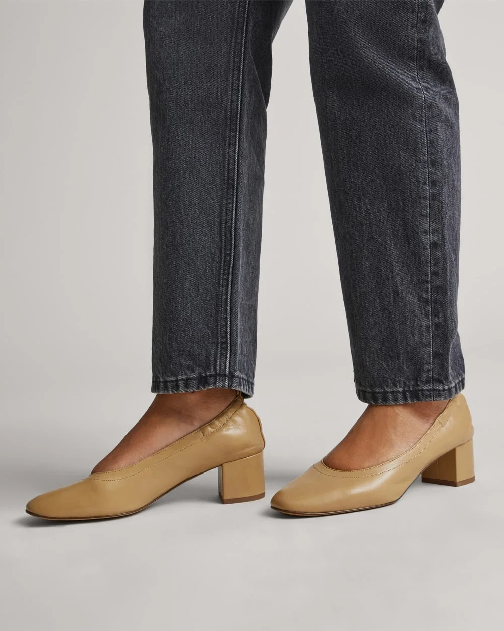 The Day Heel in Narrow Fit | Light Taupe (4)