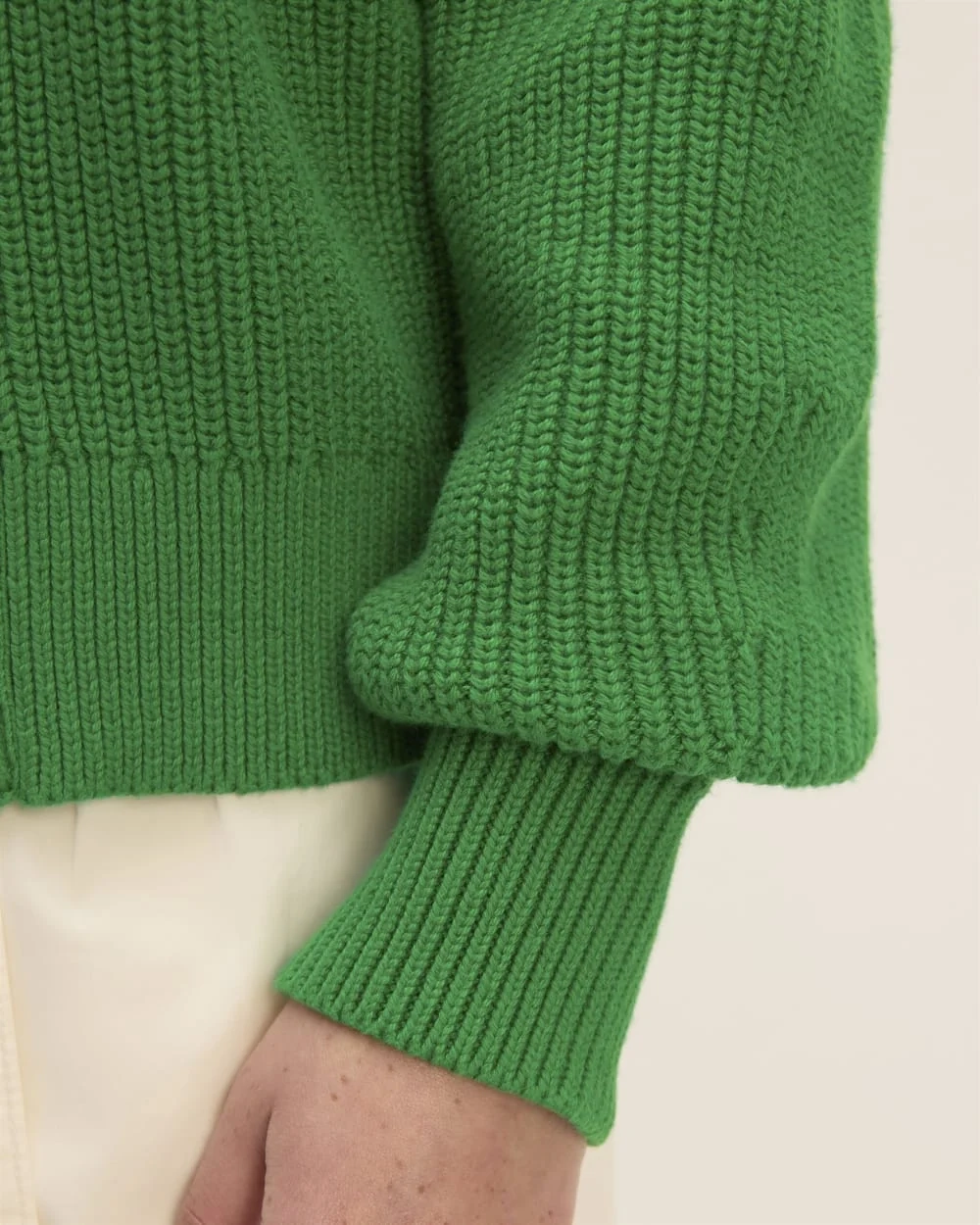 The Boxy Cardigan in Everyday Cotton | Grass Green (5)