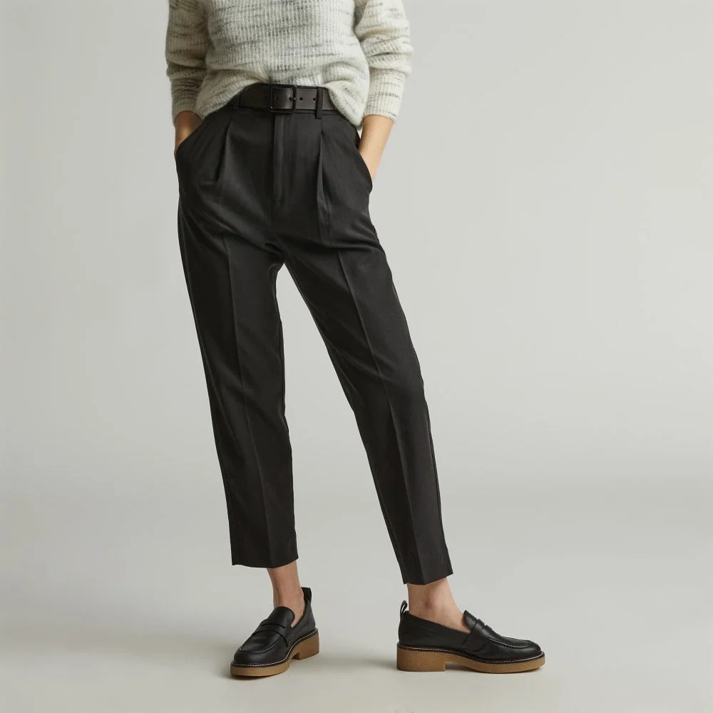 The Draper Tapered Pant in Buttersmooth | Black (3)