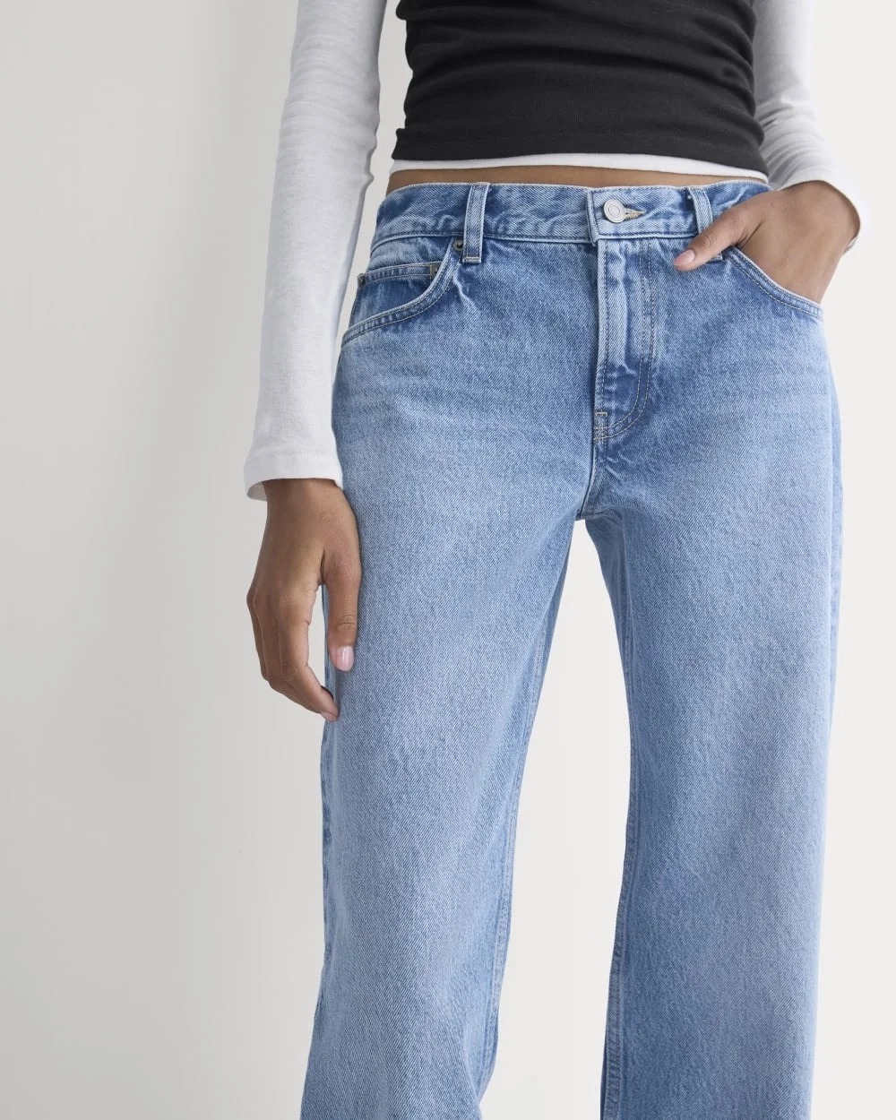 Everlane x Elena Bonvicini La Brea Low-Rise Baggy Jean | Crystal Cove Indigo (5)