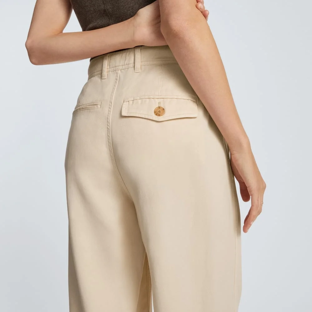 The Chino in Buttersoft | Parchment (2)