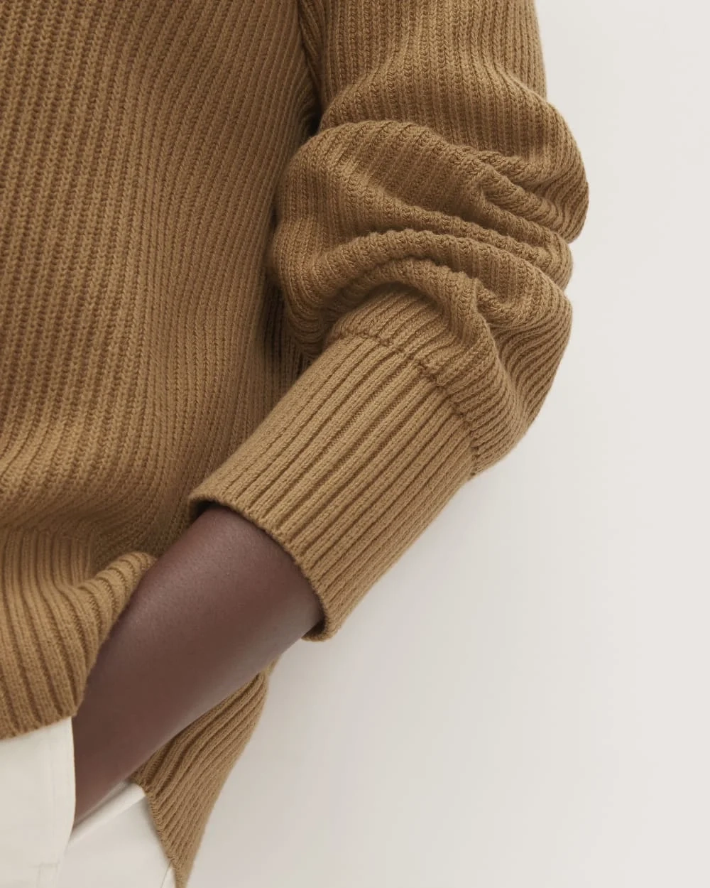 The Organic Cotton Ribbed Turtleneck | Toasted Coconut (3)