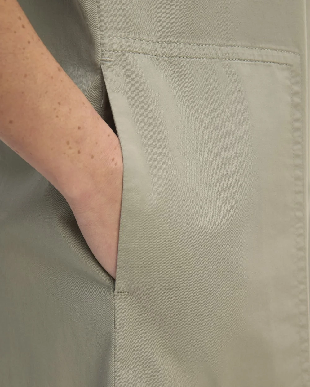 The Short-Sleeve Puff Midi Dress | Sage Green (5)